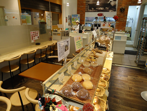 グーテンターク店舗内
